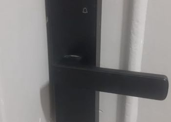 استديو باثاث مريح وبسيط 
