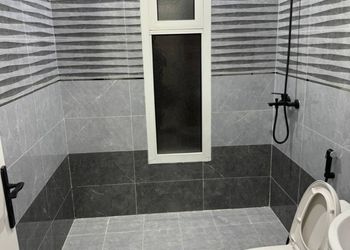 شقة بصالة وغرفة نوم وبأثاث مريح