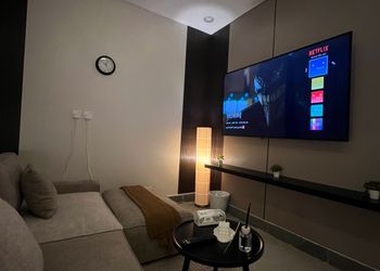 استديو بتصميم أنيق ودخول ذاتي