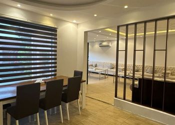 شاليه بجلسة خارجية وألعاب أطفال 
