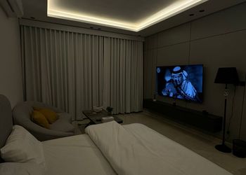 استديو بسرير ماستر وجلسة جانبية