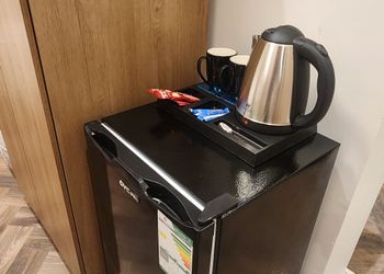 استديو باثاث مريح وبسيط 