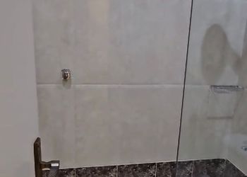شقة بغرفتين نوم وجلسة خارجية 