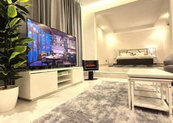 استديو بتصميم أنيق وسرير مريح