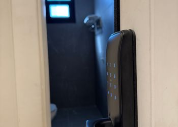 استديو هادئ بدخول ذاتي