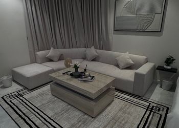 استديو بسرير ماستر وجلسة جانبية