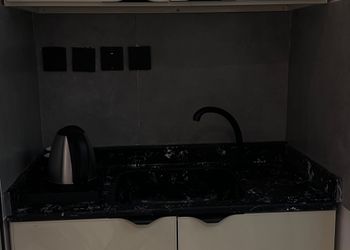 استديو بسرير ماستر وجلسة جانبية