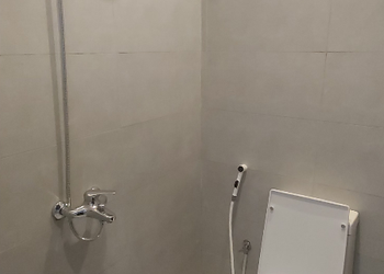شاليه بمسبح خارجي وصالة أنيقة 