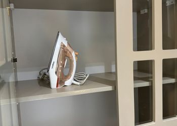 شقة بصالة أنيقة ودخول ذاتي 