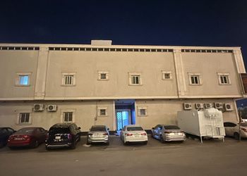 استديو بسرير ماستر وجلسة جانبية 