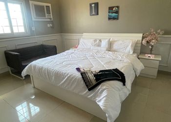 استديو بدخول ذاتي وسرير مريح 