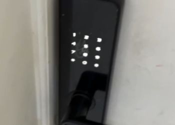 استديو بسرير ماستر  وجلسة جانبية