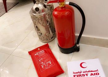 غرفة وصالة عصرية بدخول ذاتي