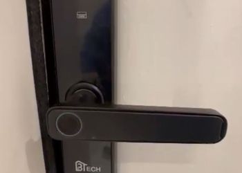 شقة بصالة أنيقة ودخول ذاتي