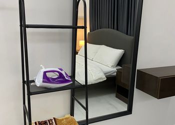 استديو بسرير ماستر وجلسه جانبيه