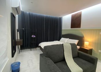 استديو بأثاث مريح وبسيط 