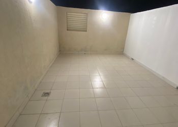 استديو بأثاث مريح وبسيط 