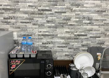 استديو بسرير ماستر وجلسه جانبيه