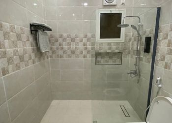 استديو بسرير ماستر وجلسه جانبيه