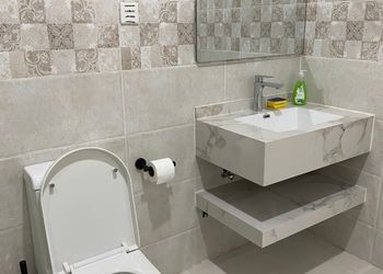 استديو بسرير ماستر وجلسه جانبيه