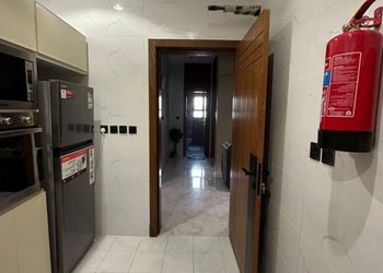 شقة بغرفتين نوم وصالة 