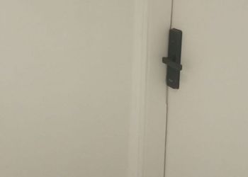 استديو بتصميم أنيق ودخول ذاتي