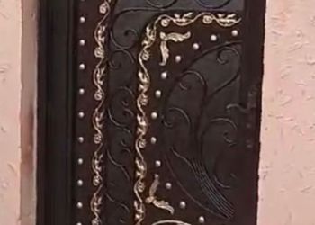 شقة بصالة وثلاث غرف نوم 