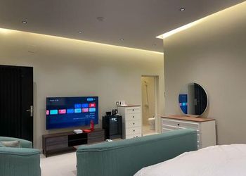 استديو بتصميم أنيق ودخول ذاتي