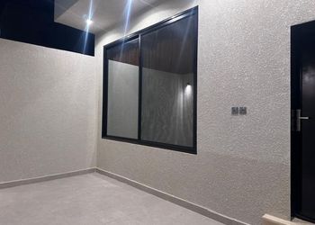 استديو هادئ بدخول ذاتي 
