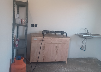 مخيم بأطلالة على الجبل 