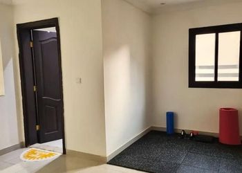 استديو بسرير ماستر وجلسة جانبية