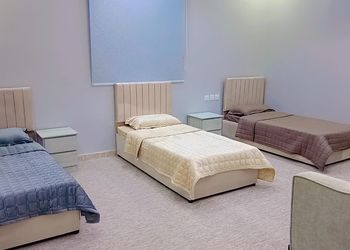 شاليه بألعاب مائية وصالة أنيقة 