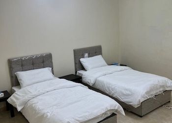 شقة بثلاث غرف نوم ودخول ذاتي 