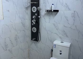 شقة بثلاث غرف نوم ودخول ذاتي 