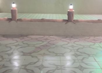 استراحة بمجالس واسعة وفناء خارجي