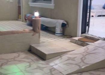 استراحة بمجالس واسعة وفناء خارجي
