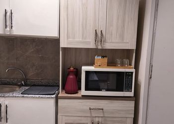 استديو بجلسة خارجية ودخول ذاتي 