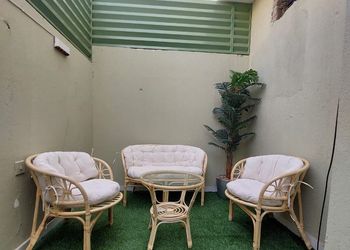 استديو بجلسة خارجية ودخول ذاتي 