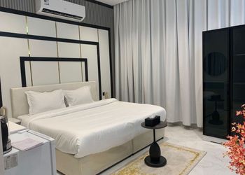 استديو هادئ بدخول ذاتي 