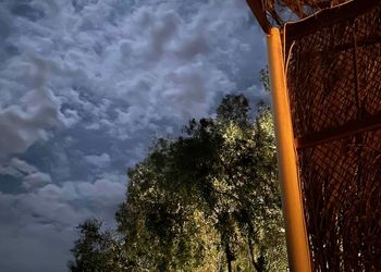 مزرعة بأجواء جميلة ومجالس واسعة