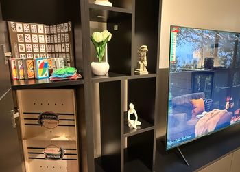استديو بسرير ماستر وجلسة جانبية 