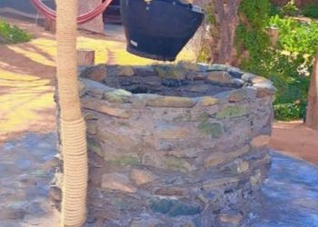 استراحه بمسطحات خضراء وغرف نوم