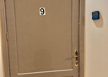 شقة بغرفة نوم وصالة 