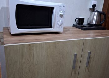 استديو بأثاث مريح وفاخر