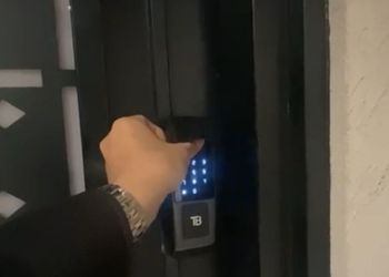 استديو بجلسة خارجية