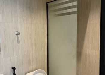 استديو بسرير ماستر وجلسة جانبية
