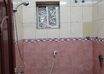 شقه بغرفة نوم مميزة مع جلسة