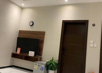 استديو بأثاث مريح وبسيط 