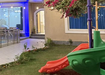 شاليه بمسبح خارجي وألعاب أطفال 
