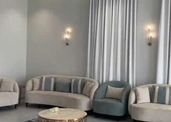شاليه بمسطح اخضر ومسبح 